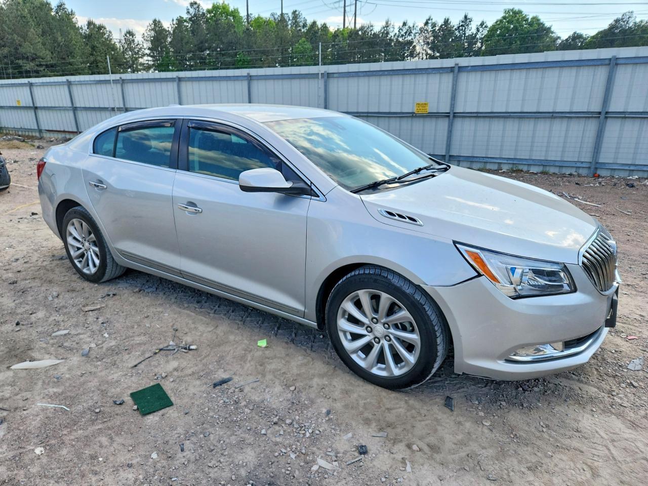 2016 Buick Lacrosse - Image 4