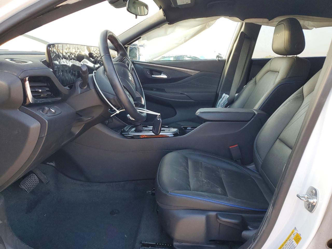 2025 Buick Envista Sport Touring - Image 7