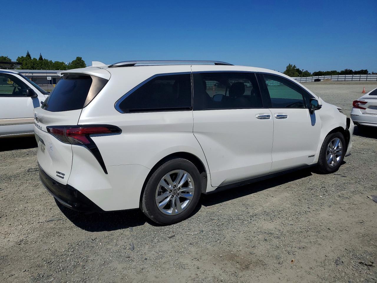 2021 Toyota Sienna Limited 7-Passenger - Фото 3