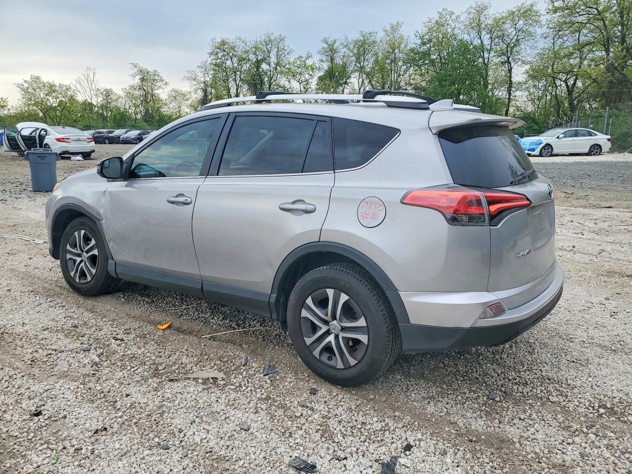 2016 Toyota Rav4 Le - Image 2