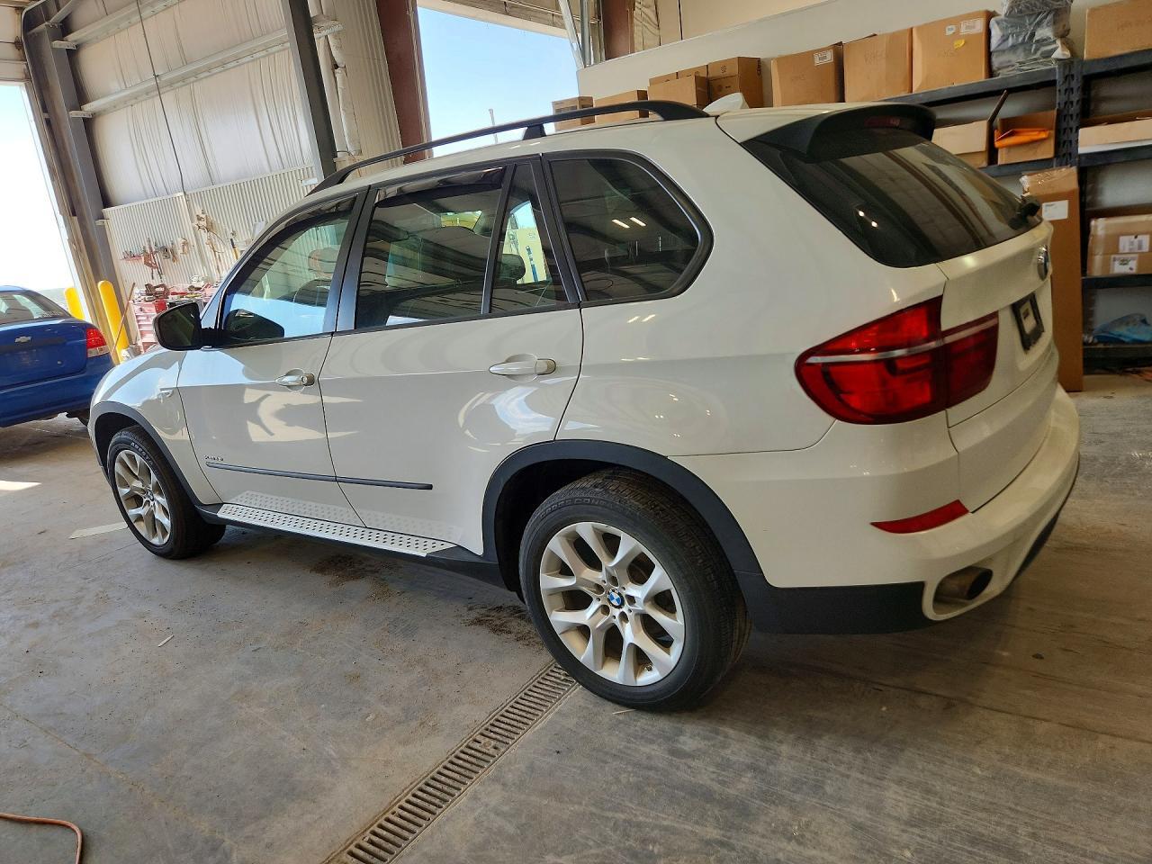 2011 BMW X5 xDrive35I - Фото 2