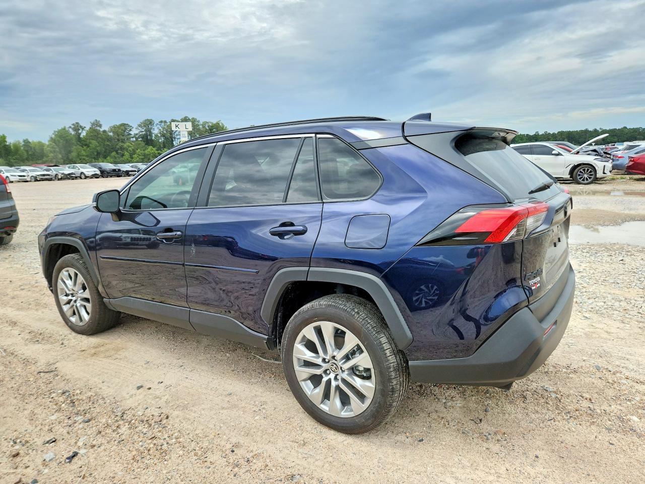 2025 Toyota Rav4 Xle Premium - Фото 2