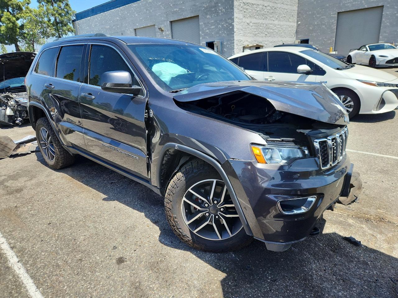 2020 Jeep Grand Cherokee Laredo - Фото 4