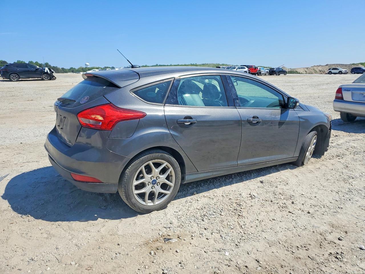 2015 Ford Focus Se - Image 3