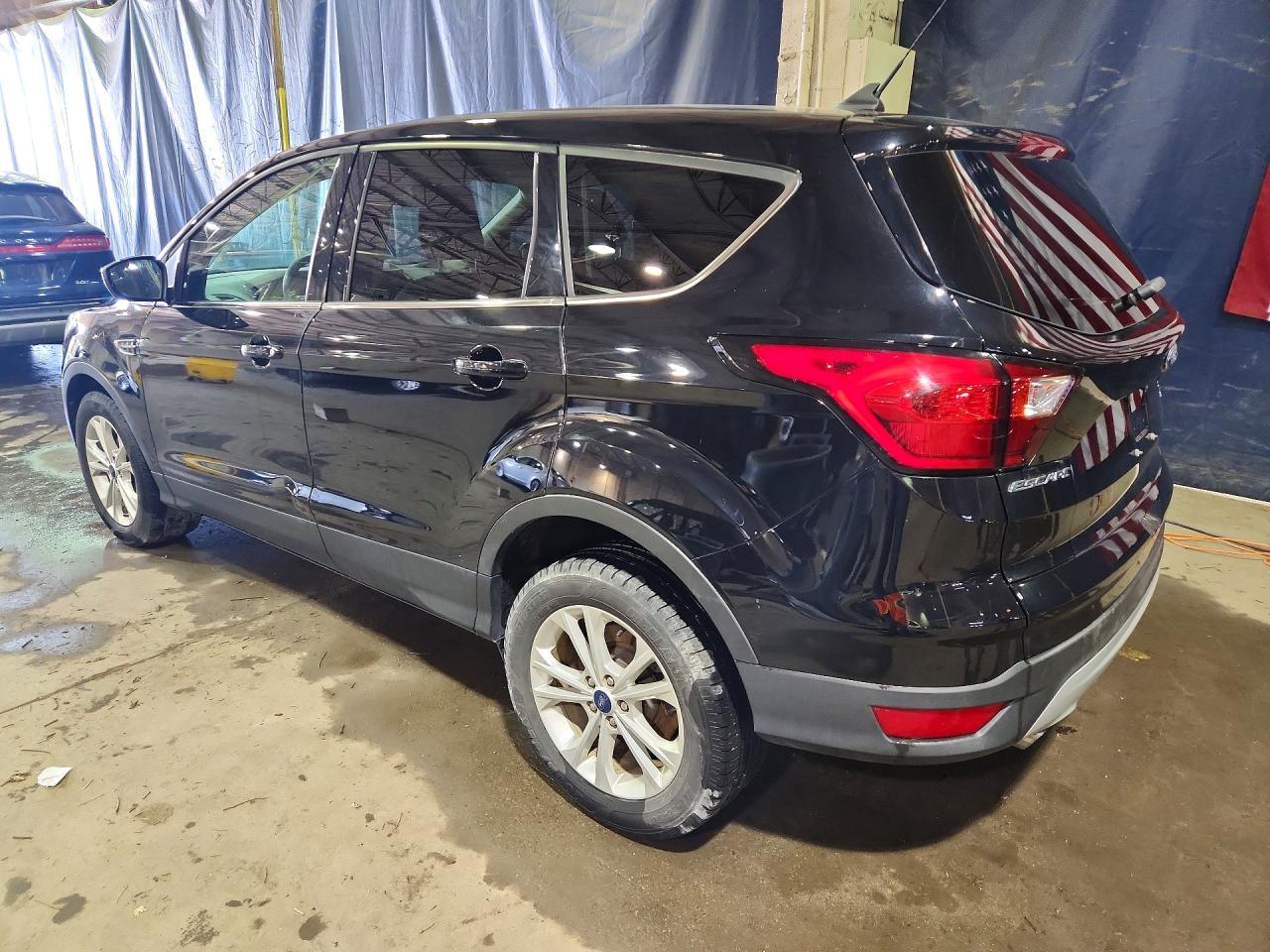 2019 Ford Escape Se - Фото 2