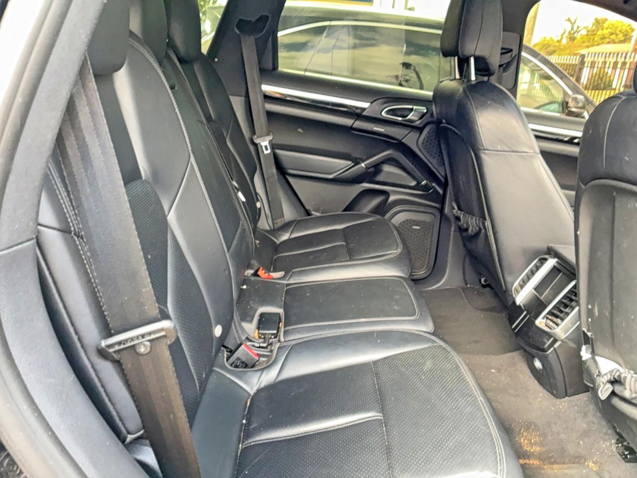 2014 Porsche Cayenne - Image 6