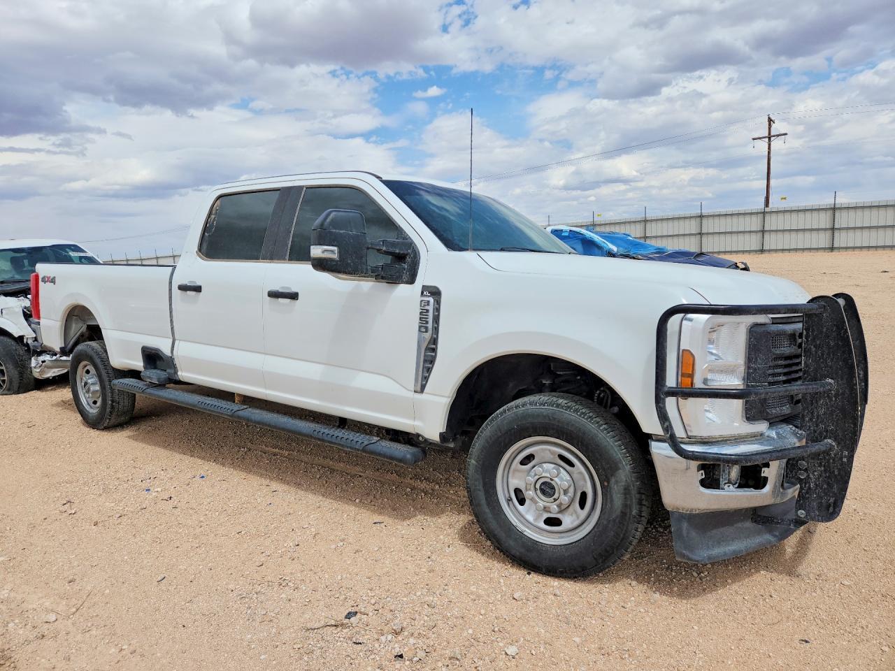 2024 Ford F250 Super Duty - Фото 4