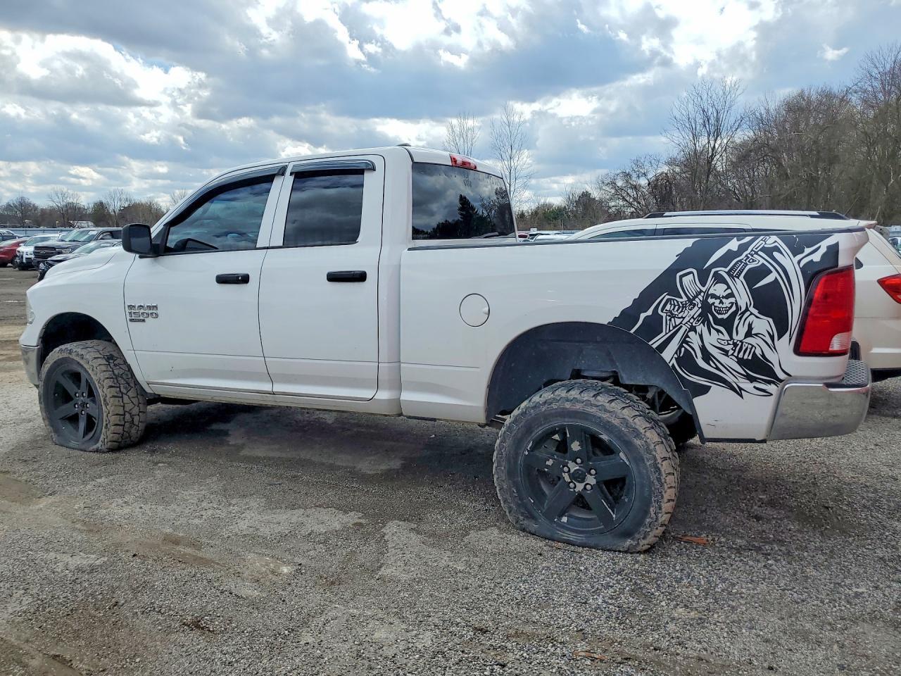 2019 Ram 1500 Classic Tradesman - Фото 2