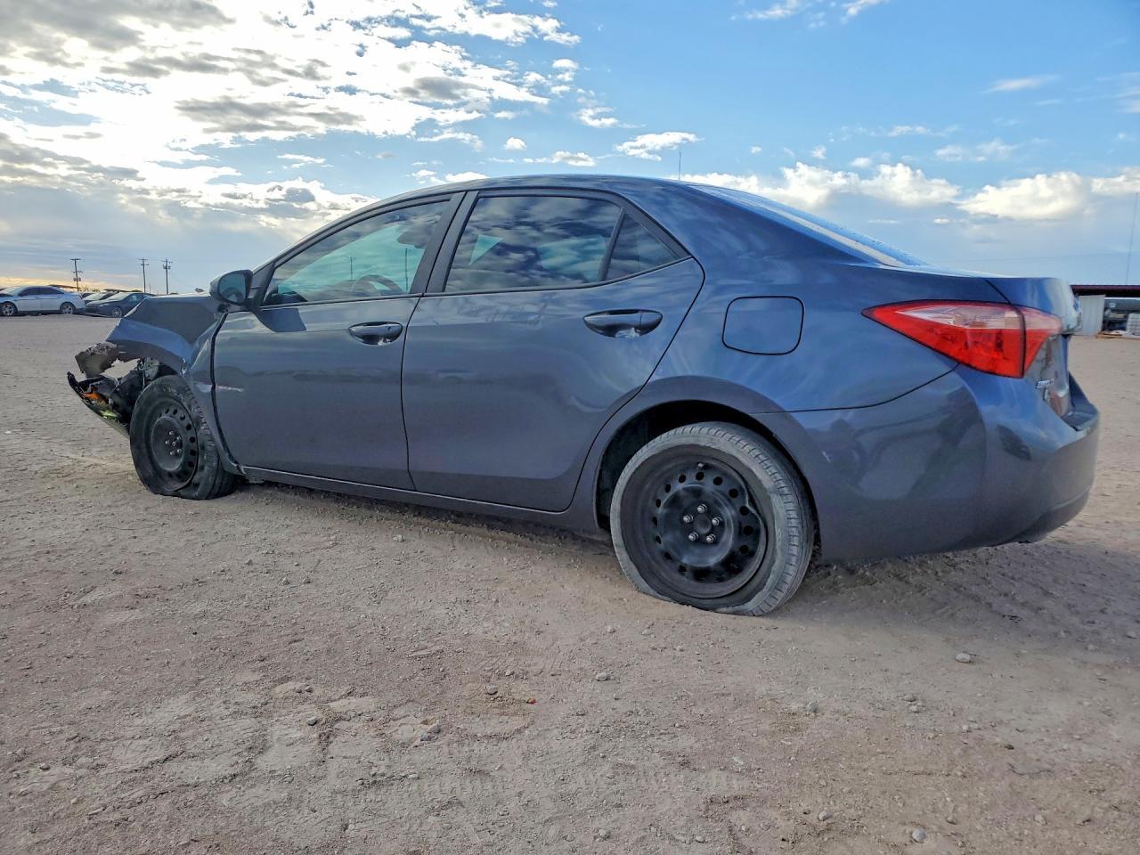 2019 Toyota Corolla Le - Фото 2