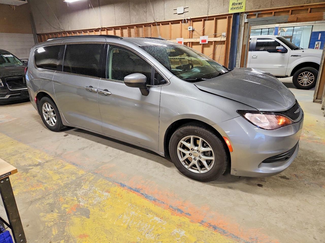 2020 Chrysler Voyager Lxi - Фото 4