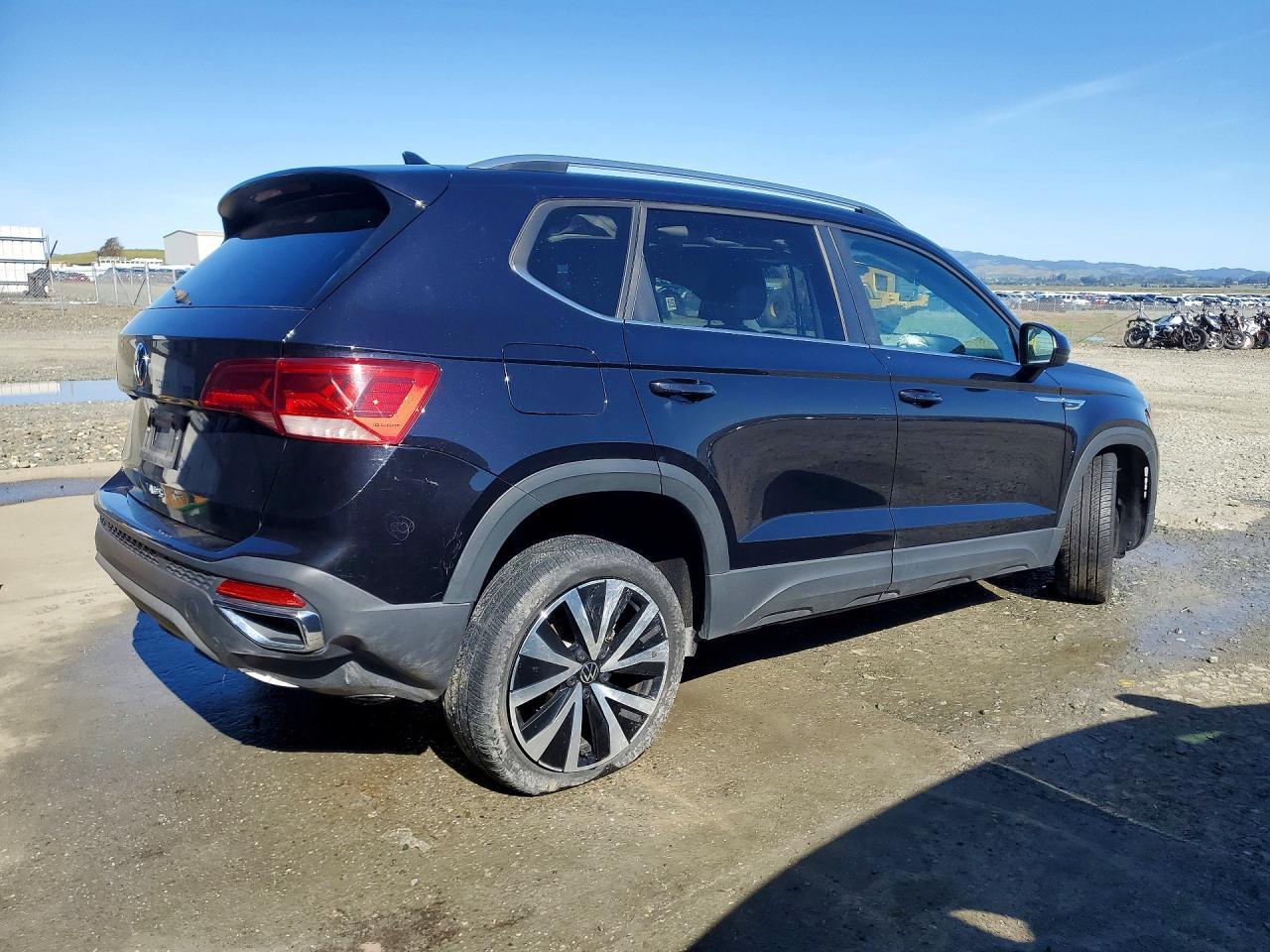 2024 Volkswagen Taos Se - Prior Fleet - Image 3