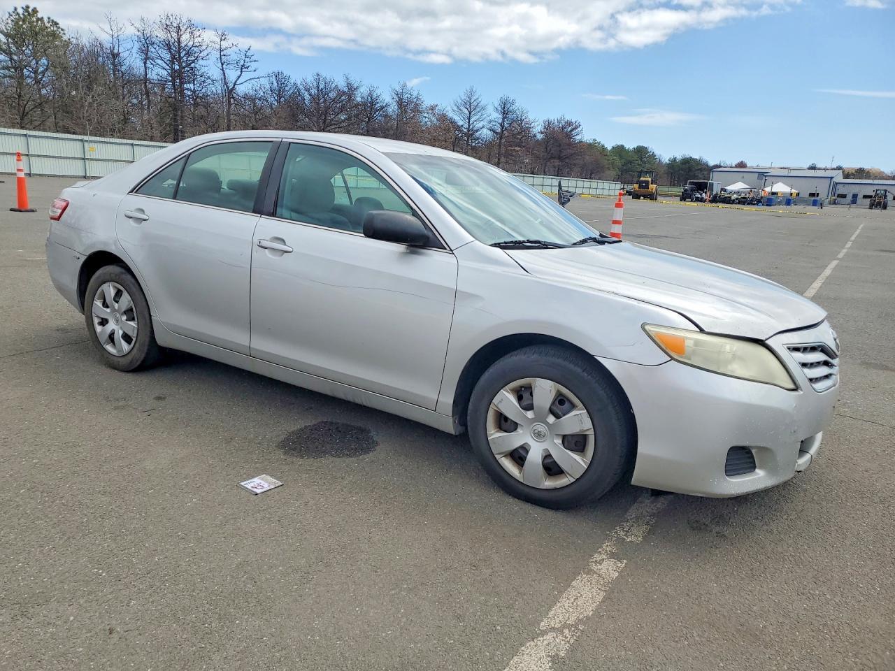 2011 Toyota Camry Base - Фото 4