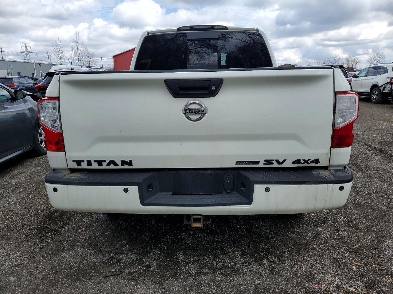2018 Nissan Titan S - Фото 6