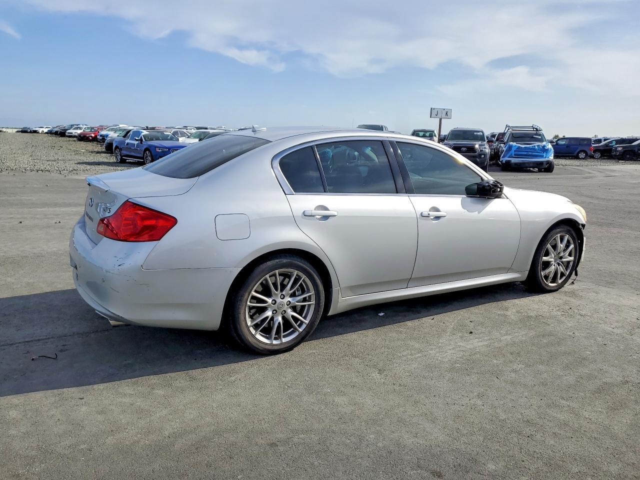 2010 Infiniti G37 - Фото 3