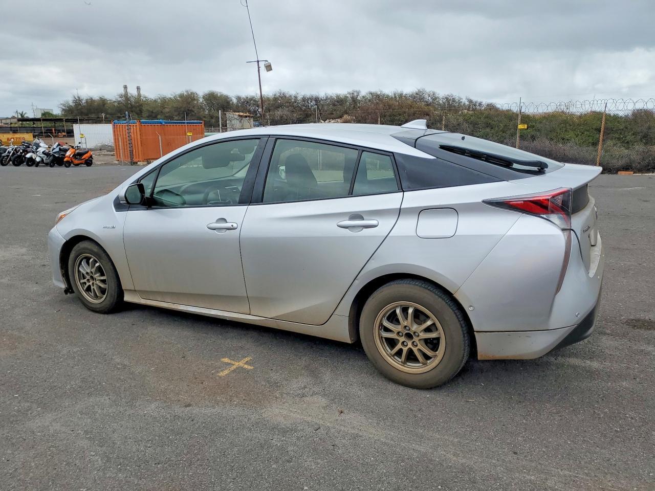 2018 Toyota Prius One - Фото 2