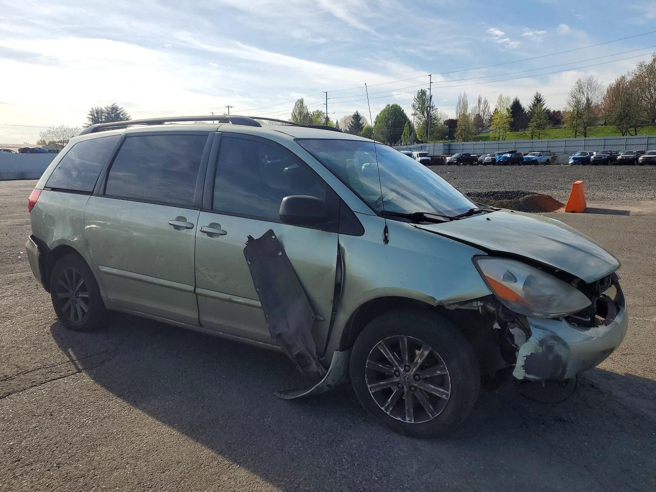 2008 Toyota Sienna Le 7-Passenger - Image 4