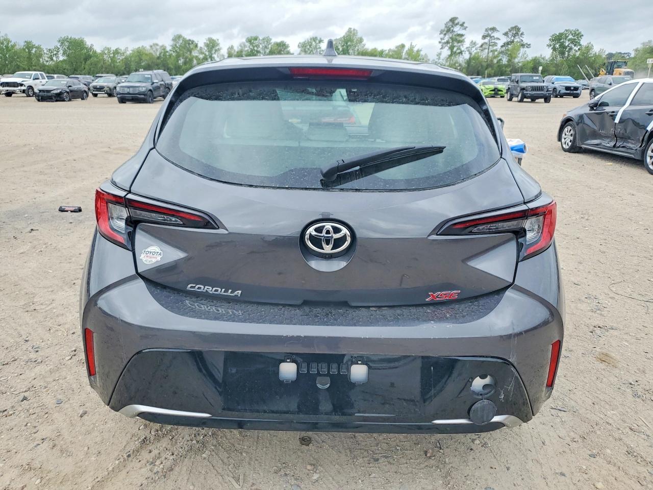 2025 Toyota Corolla Hatchback Xse - Image 6