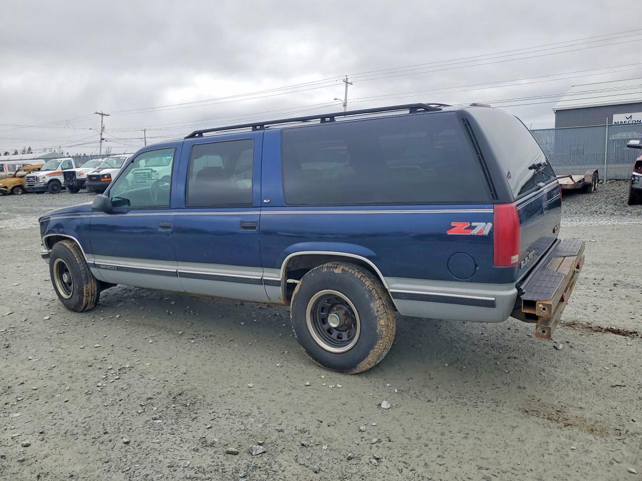 1997 GMC Suburban K1500 - Фото 2