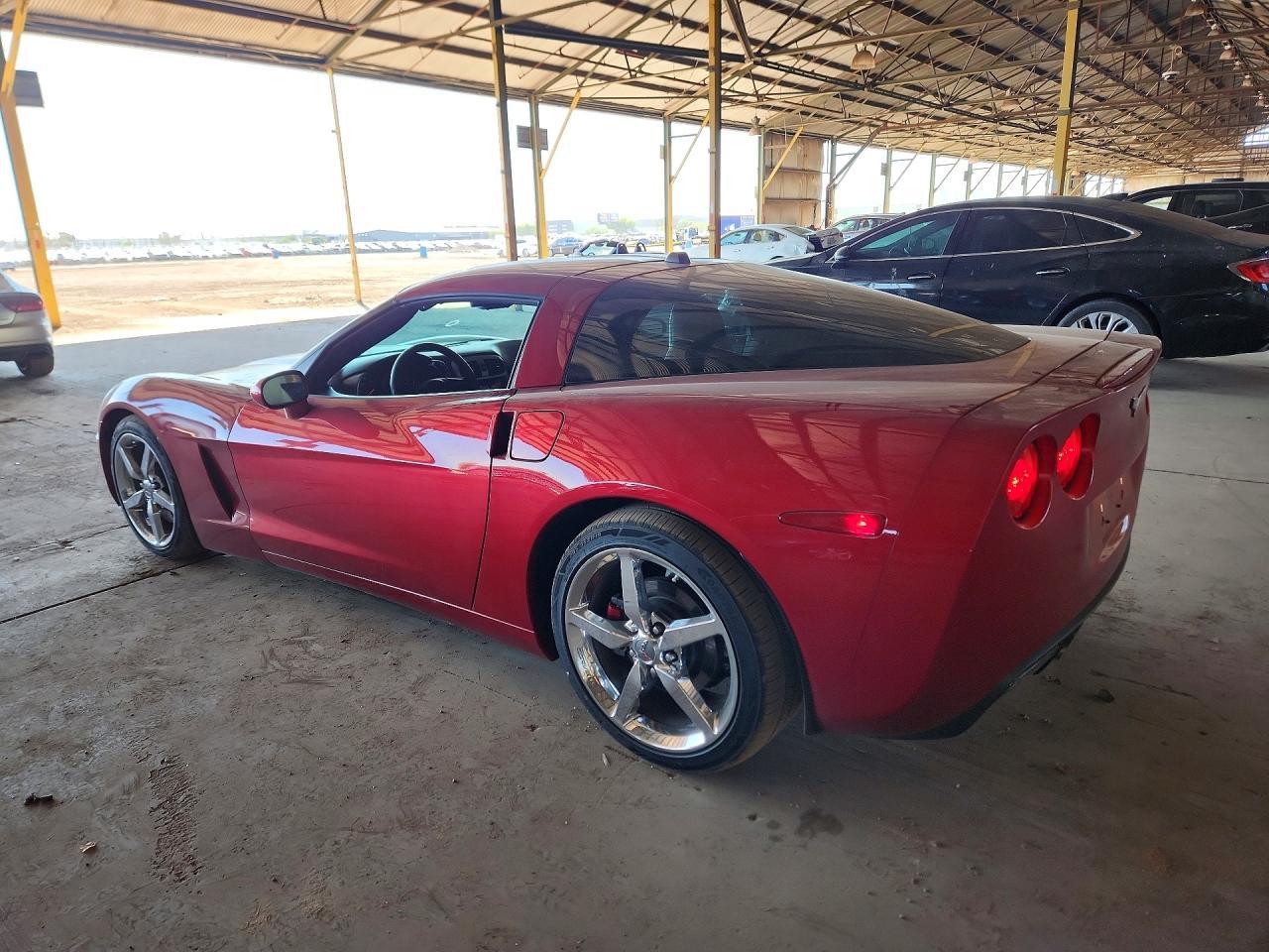 2005 Chevrolet Corvette - Фото 2
