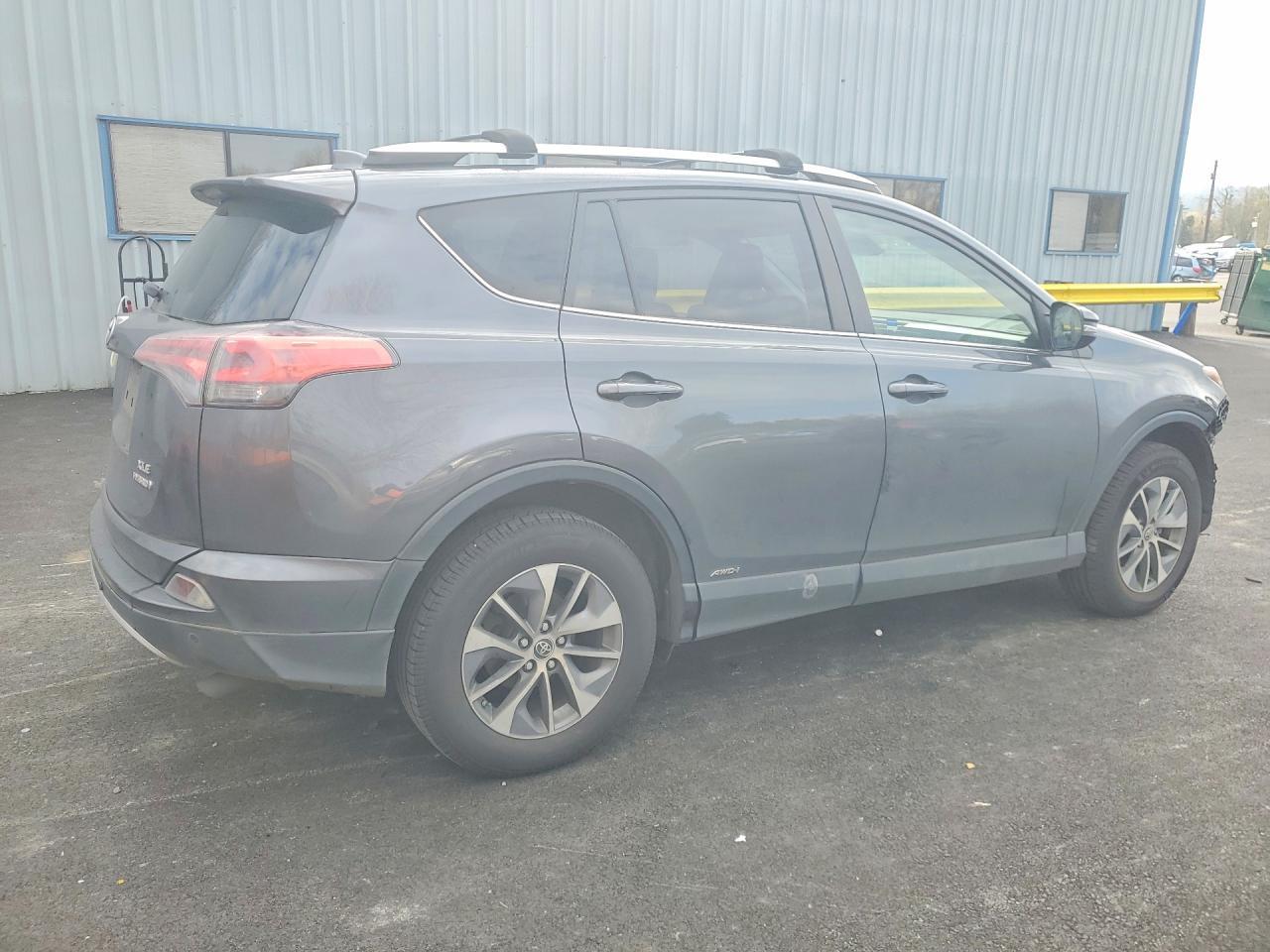 2016 Toyota Rav4 Hybrid Xle - Image 3