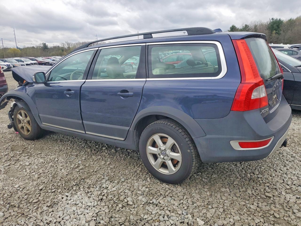 2010 Volvo Xc70 3.2 - Image 2