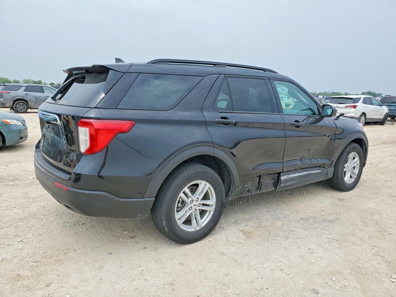 2024 Ford Explorer Xlt - Фото 3