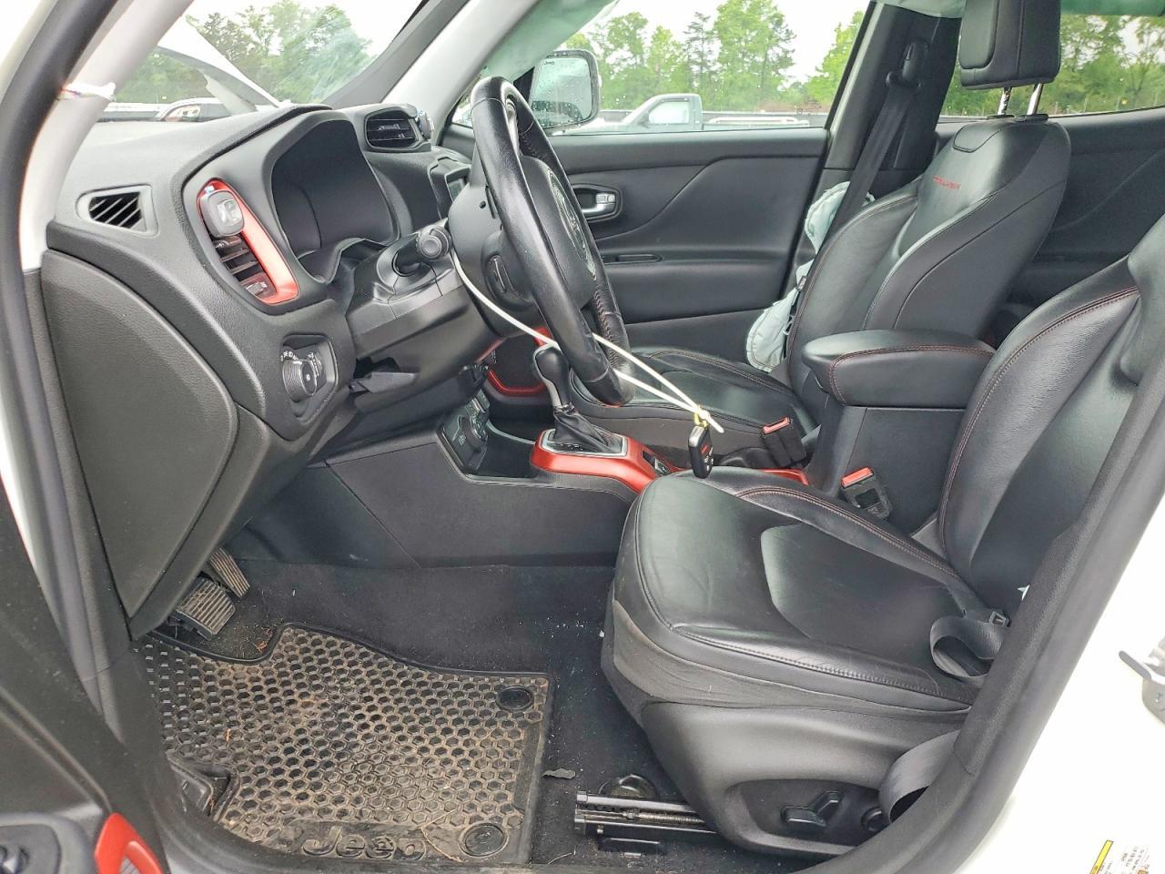 2019 Jeep Renegade Trailhawk - Image 7