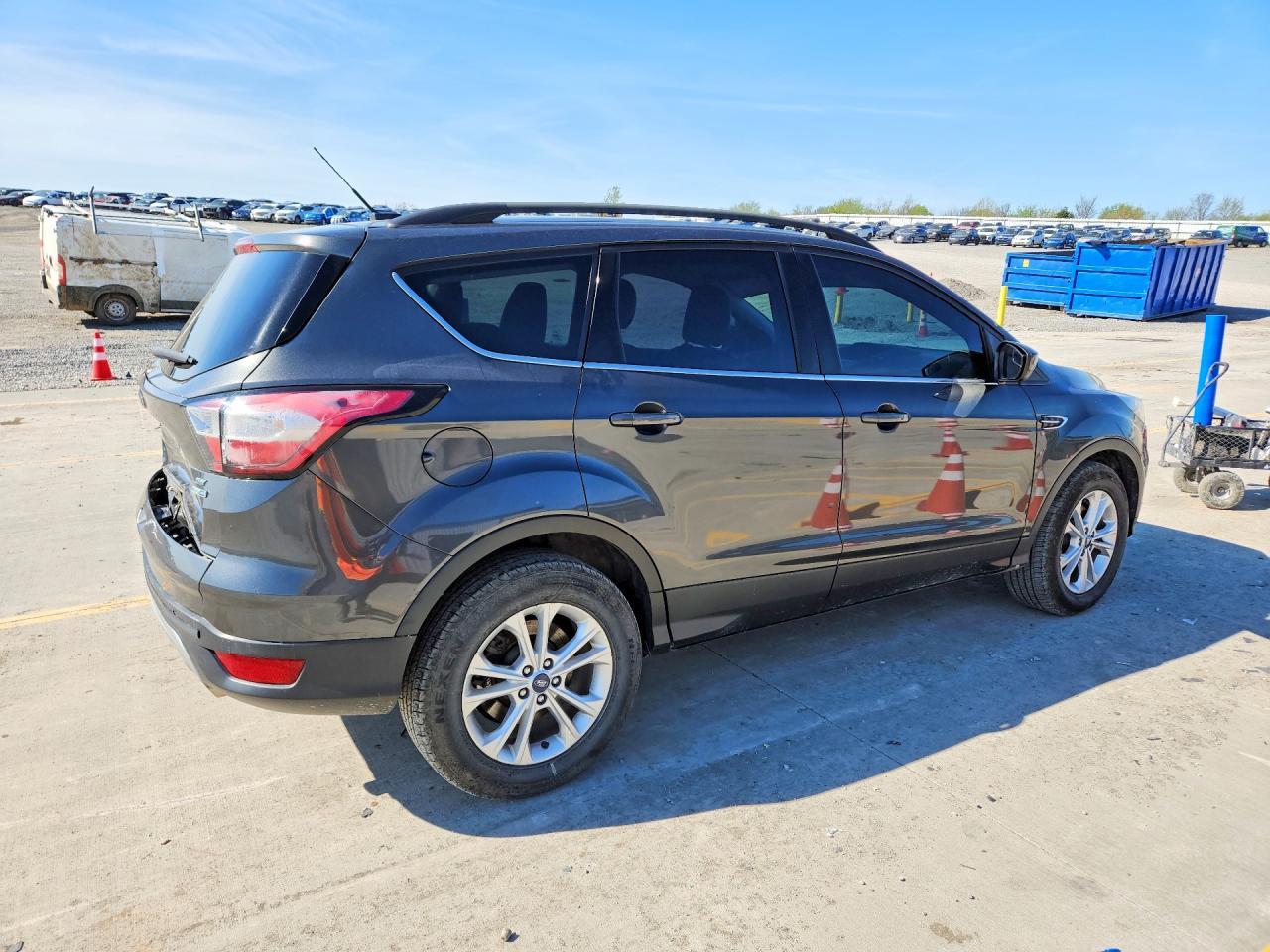 2018 Ford Escape Se - Фото 3