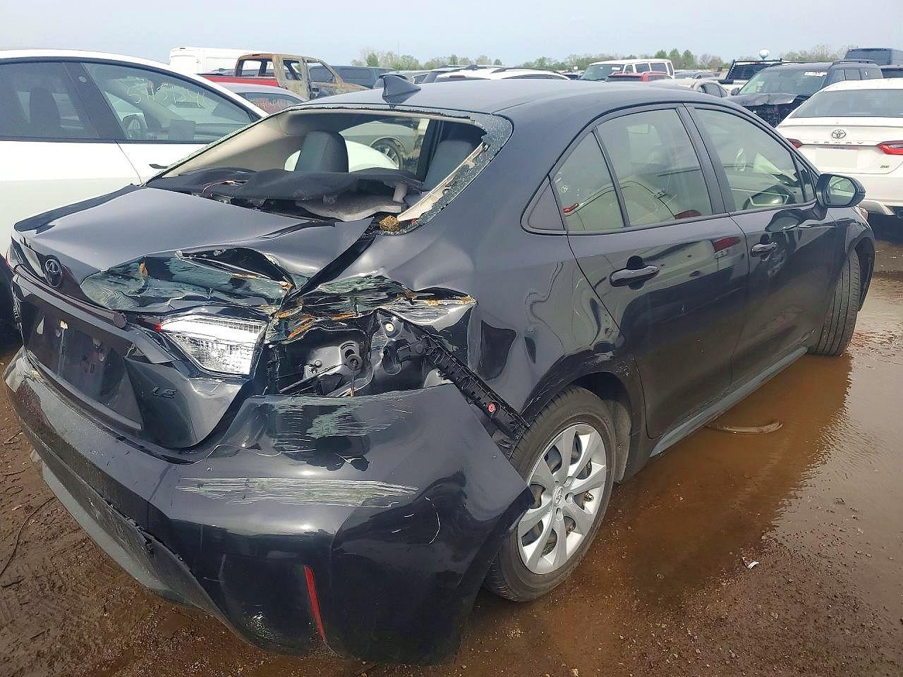 2022 Toyota Corolla Le - Image 3