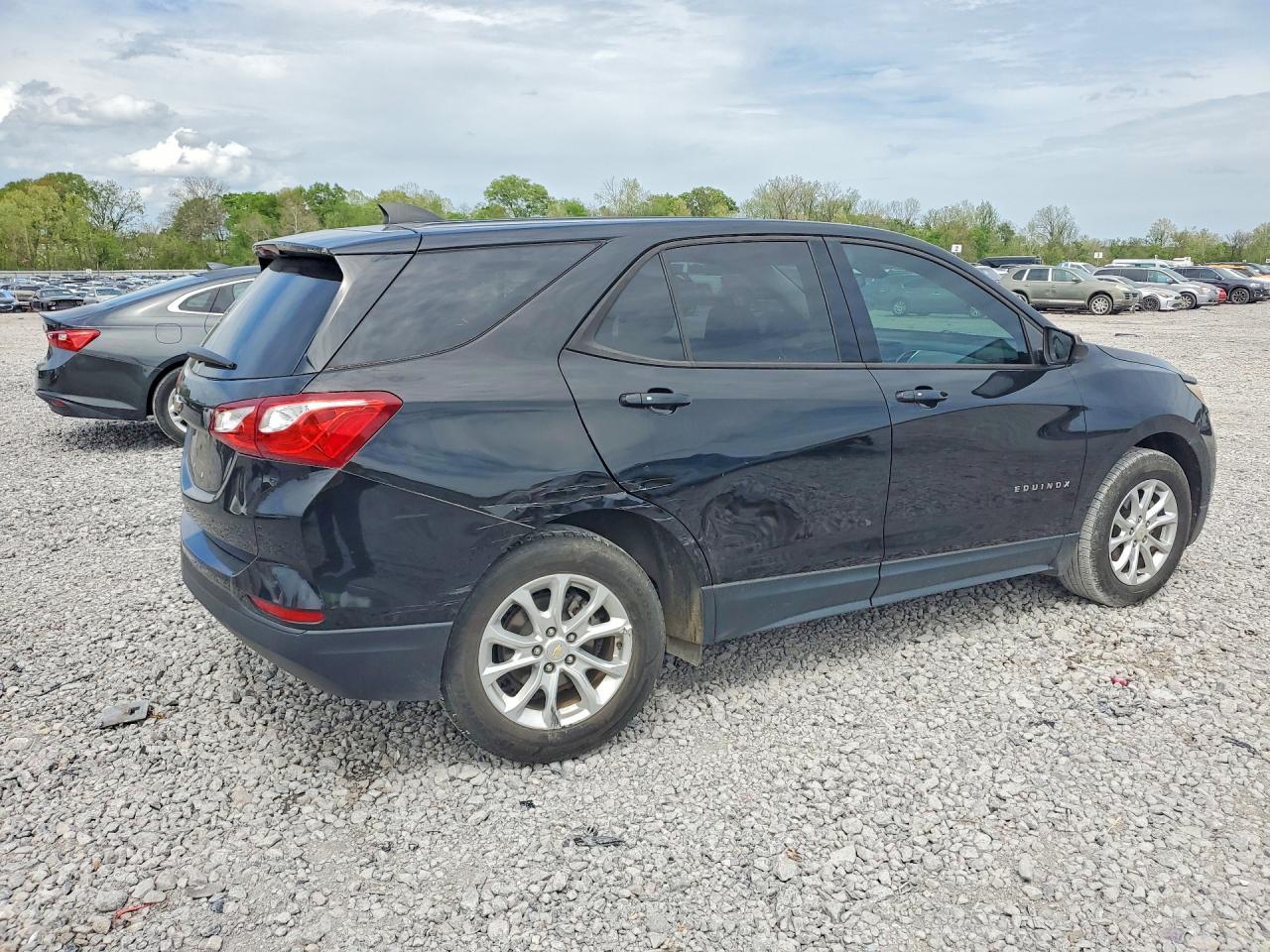2019 Chevrolet Equinox Ls - Фото 3
