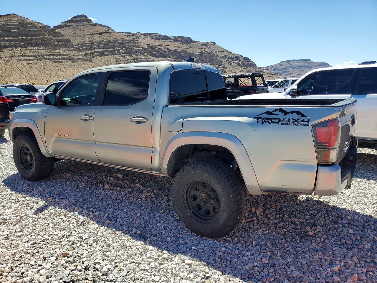 2017 Toyota Tacoma Trd Sport - Фото 2