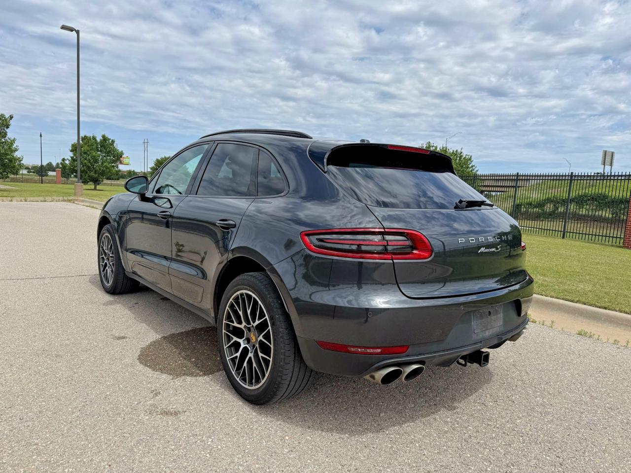 2018 Porsche Macan S - Image 3