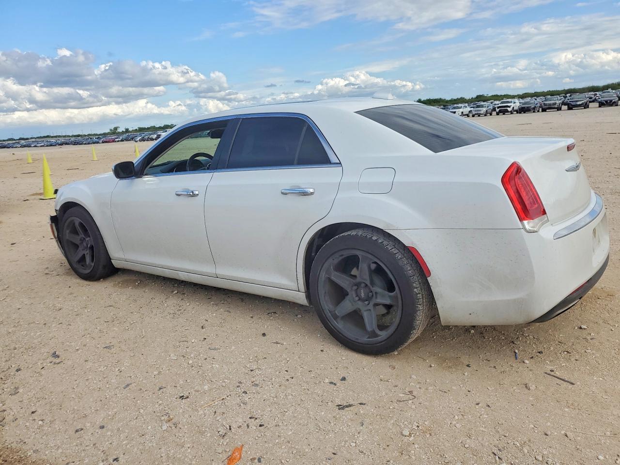 2020 Chrysler 300 Limited - Image 2