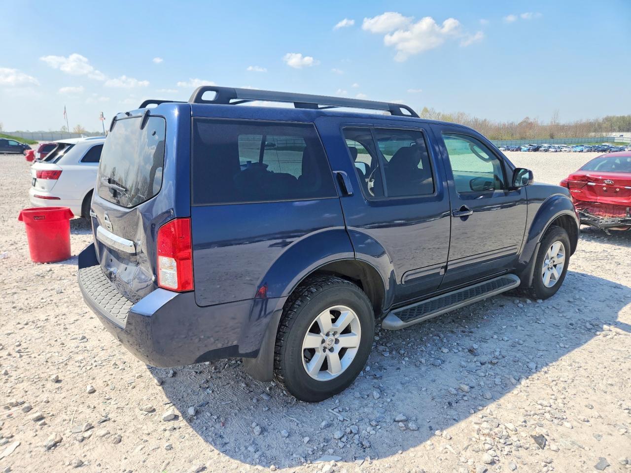 2012 Nissan Pathfinder S - Фото 3