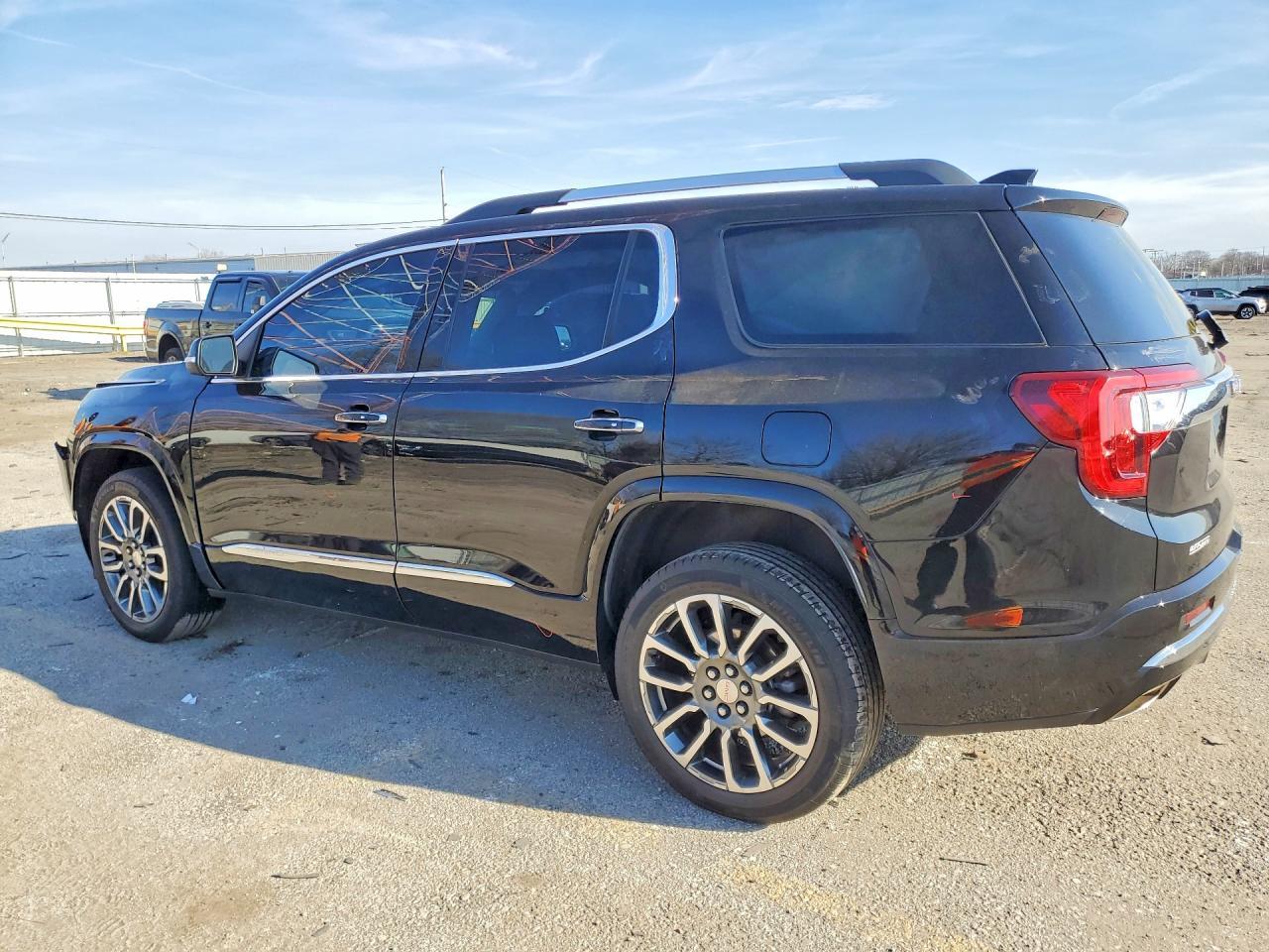 2022 GMC Acadia Denali - Фото 2