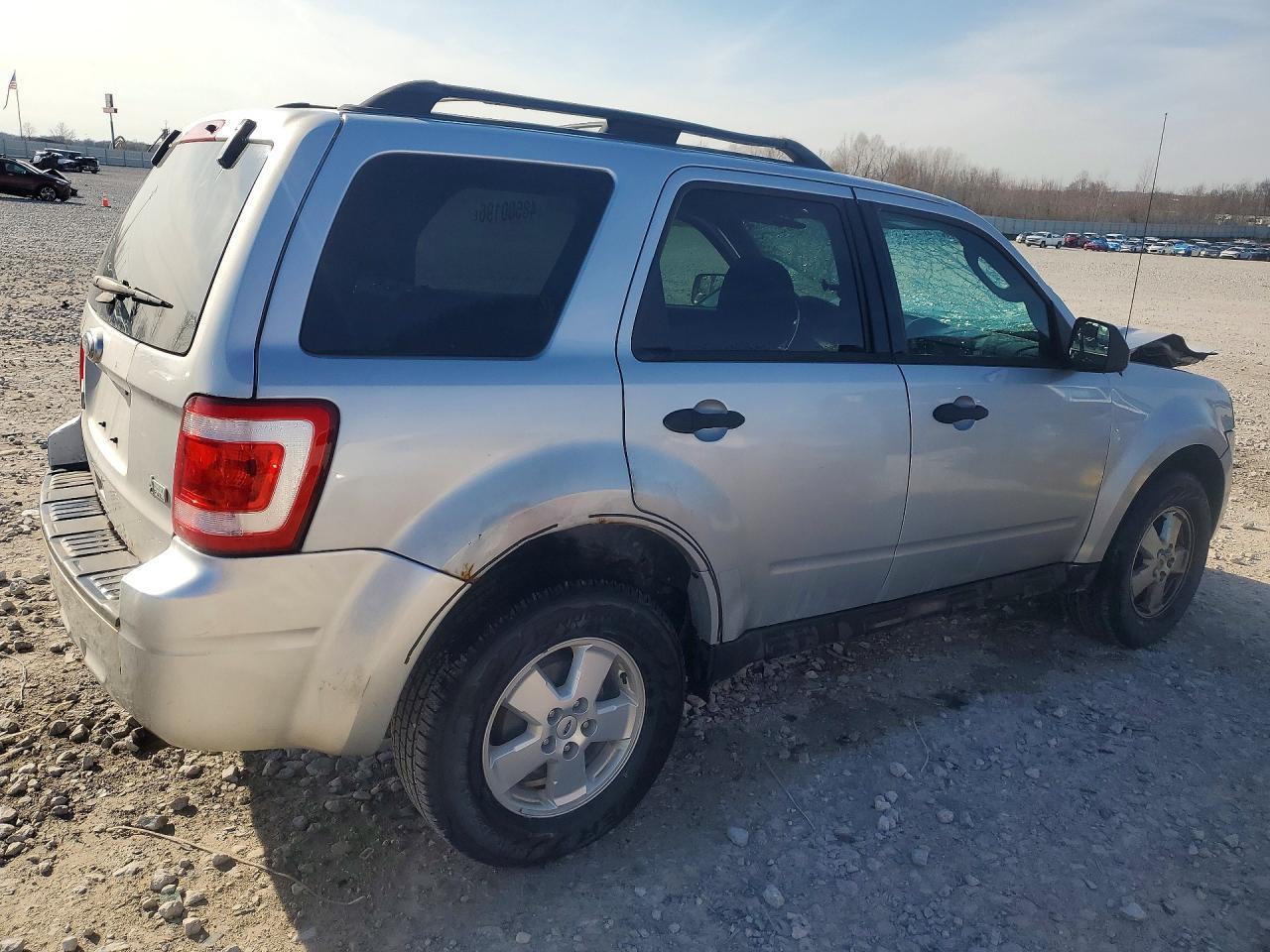 2011 Ford Escape Xlt - Image 3