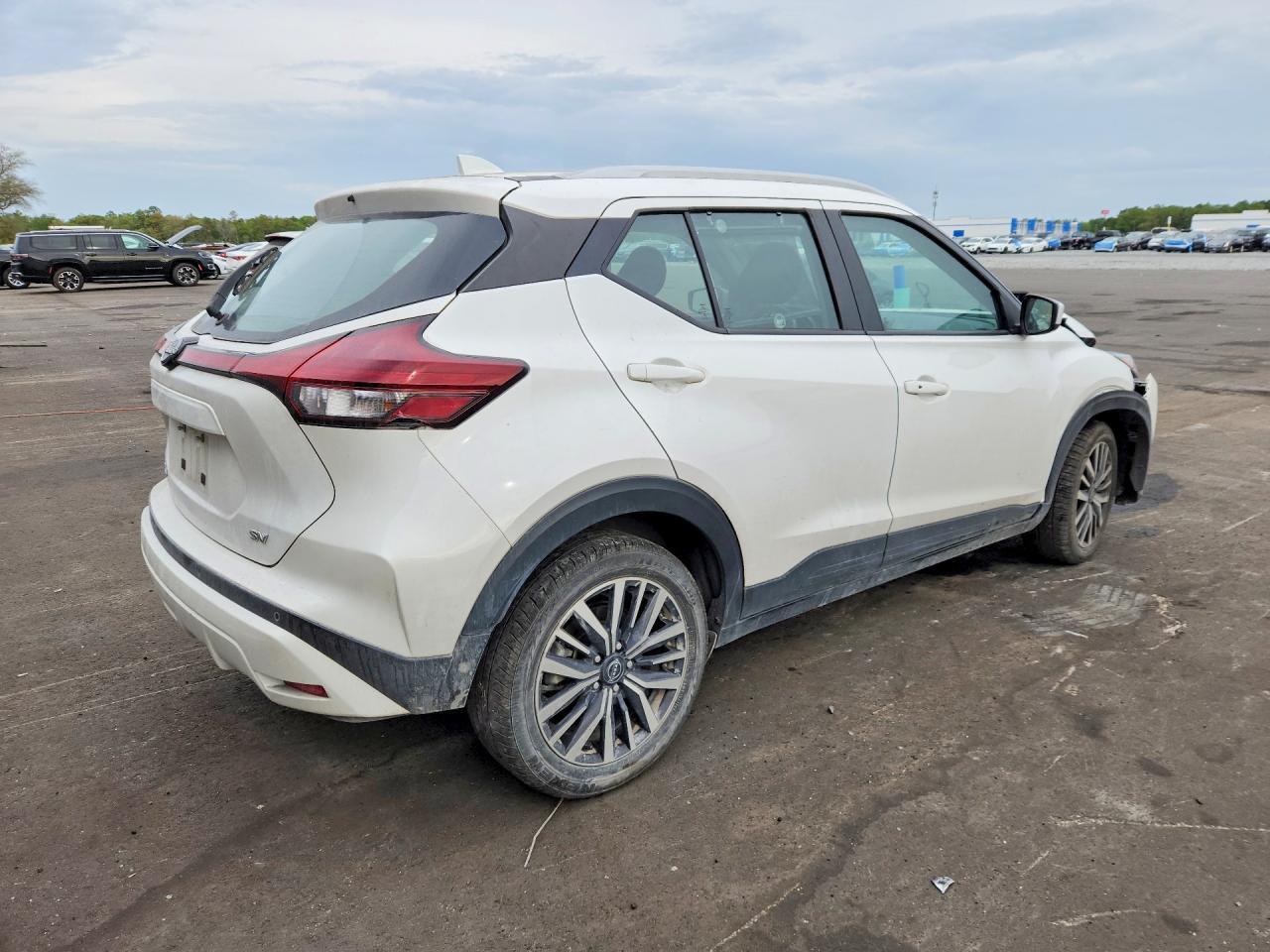 2023 Nissan Kicks Sv - Фото 3
