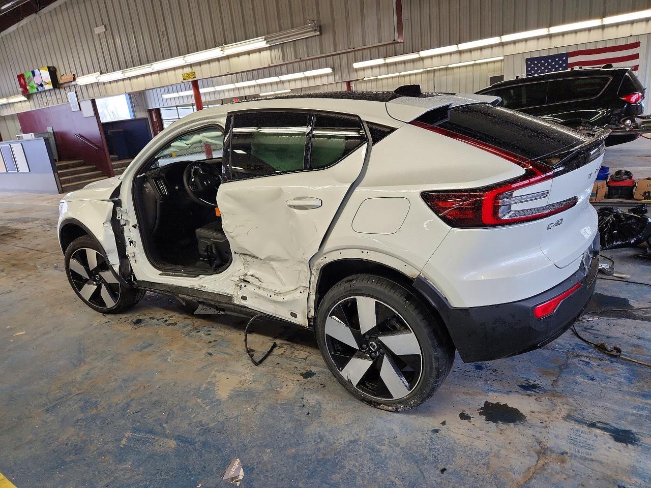 2023 Volvo C40 Recharge Ultimate - Фото 2
