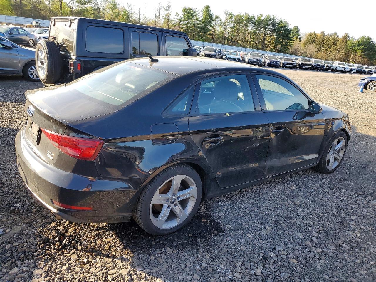 2017 Audi A3 Premium - Фото 3