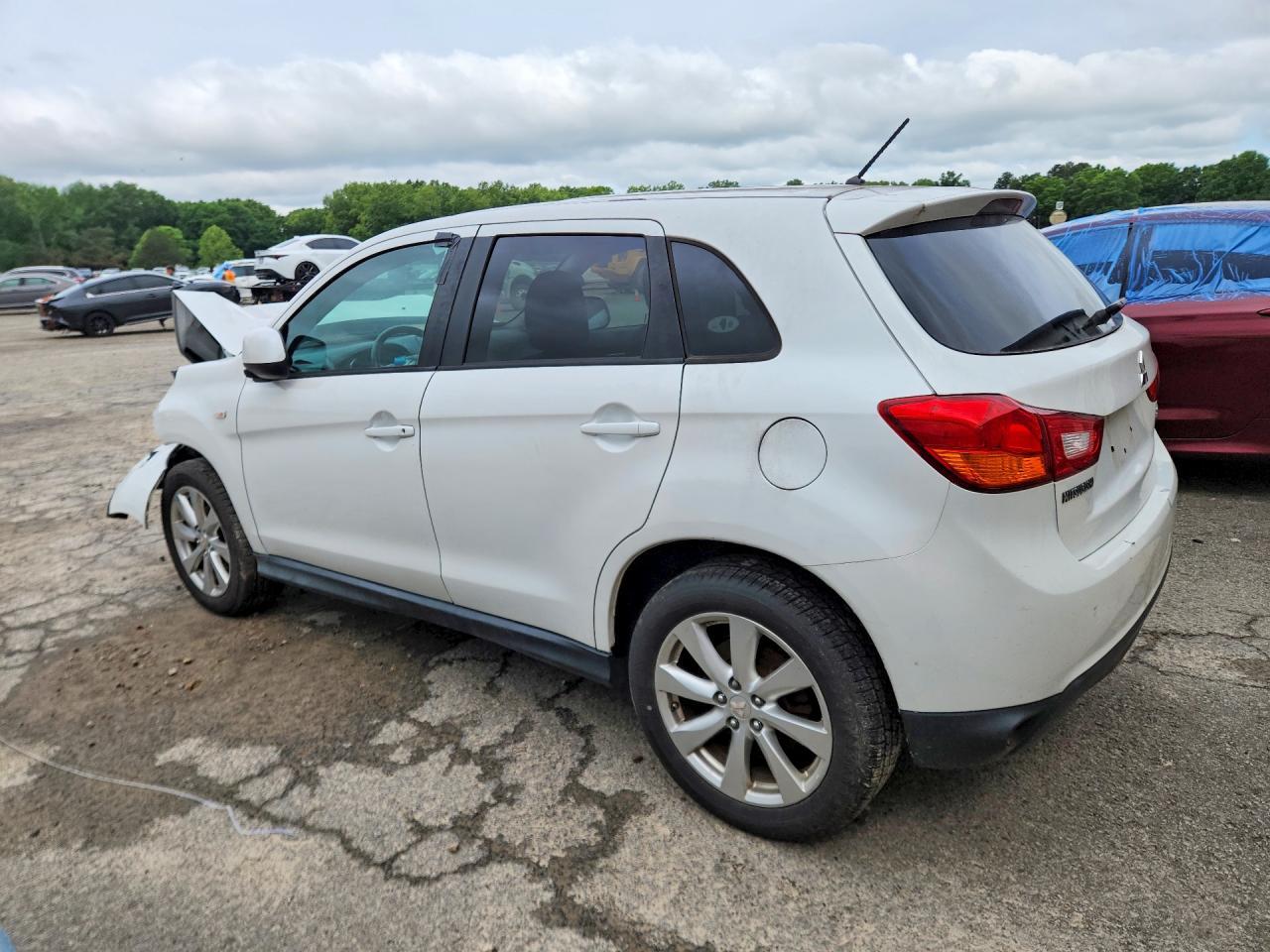 2015 Mitsubishi Outlander Sport Es - Image 2