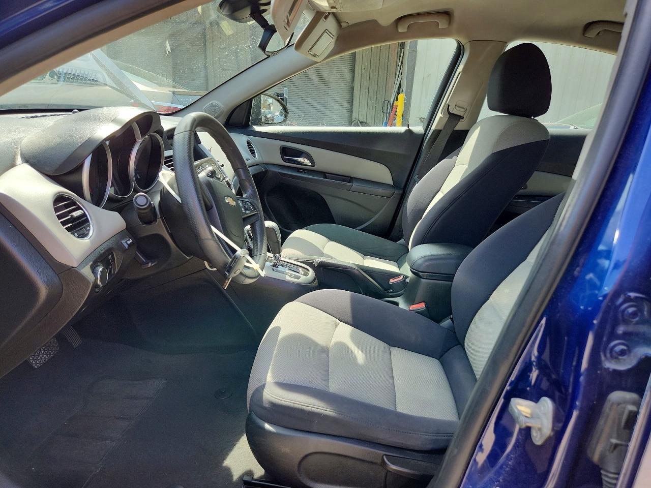 2012 Chevrolet Cruze Ls - Image 7