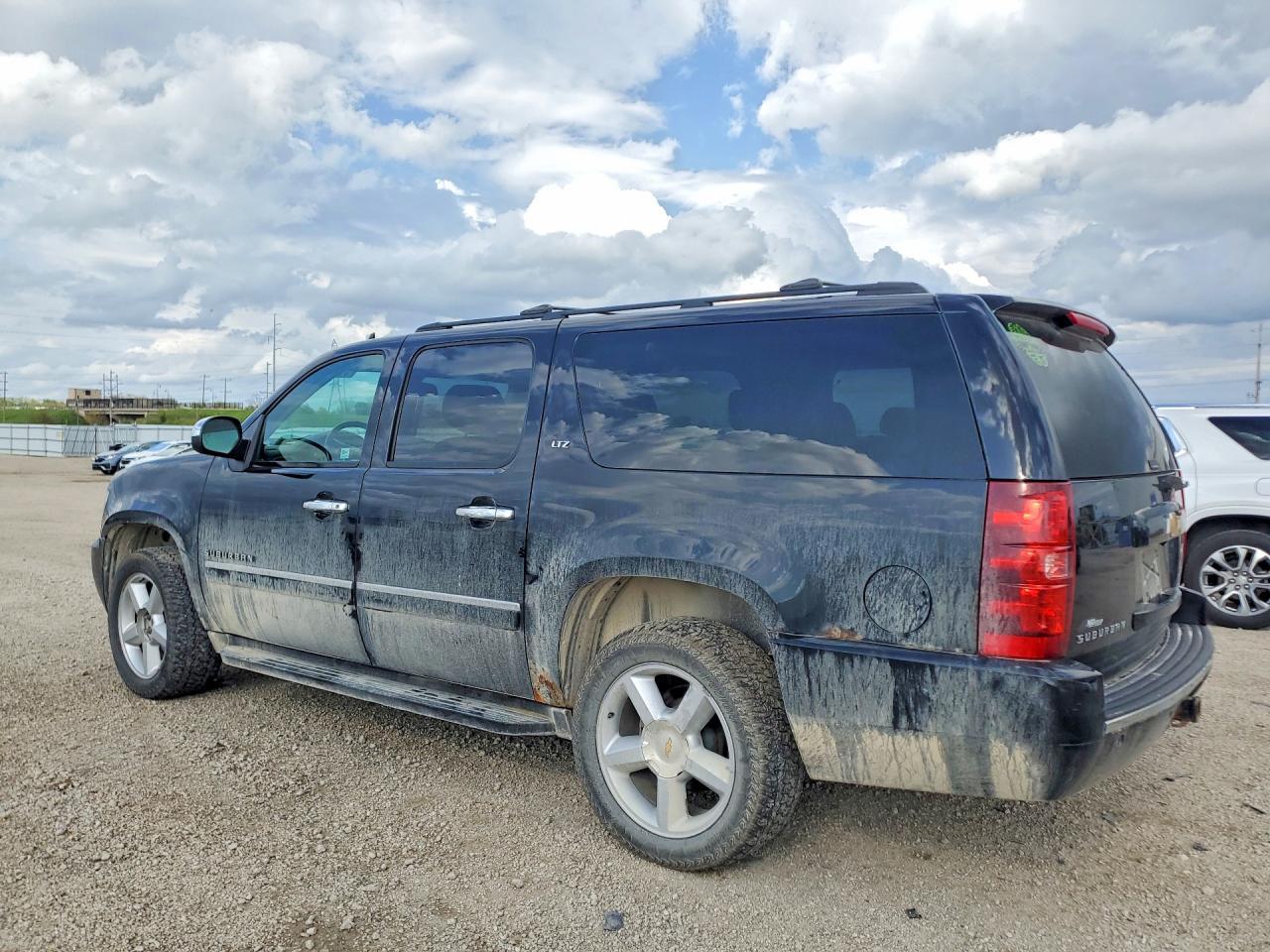 2013 Chevrolet Suburban K1500 Ltz - Фото 2