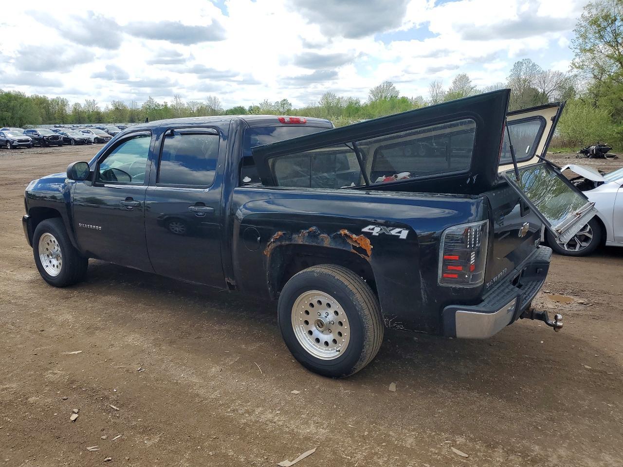 2011 Chevrolet Silverado K1500 Hybrid - Image 2