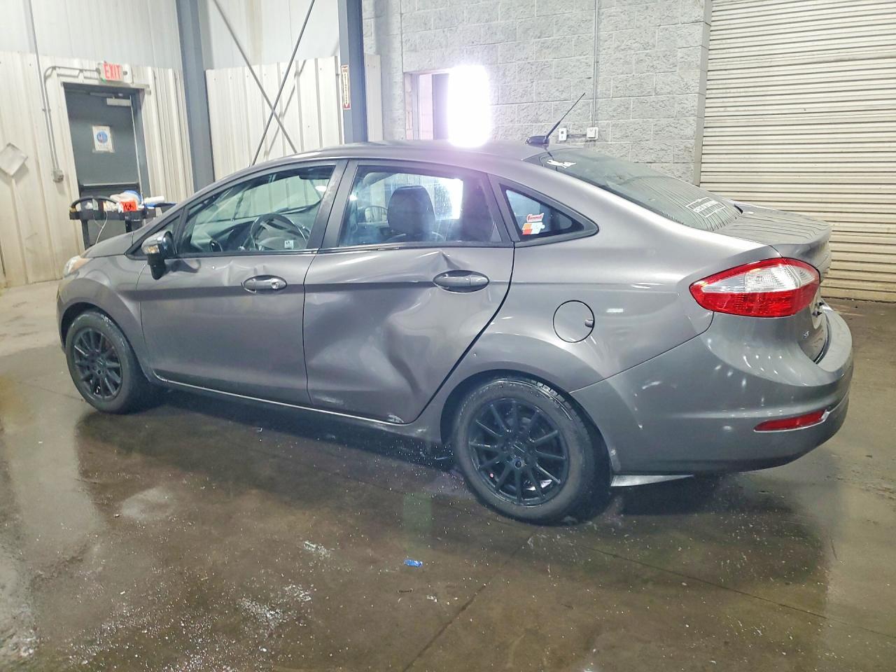 2014 Ford Fiesta Se - Image 2