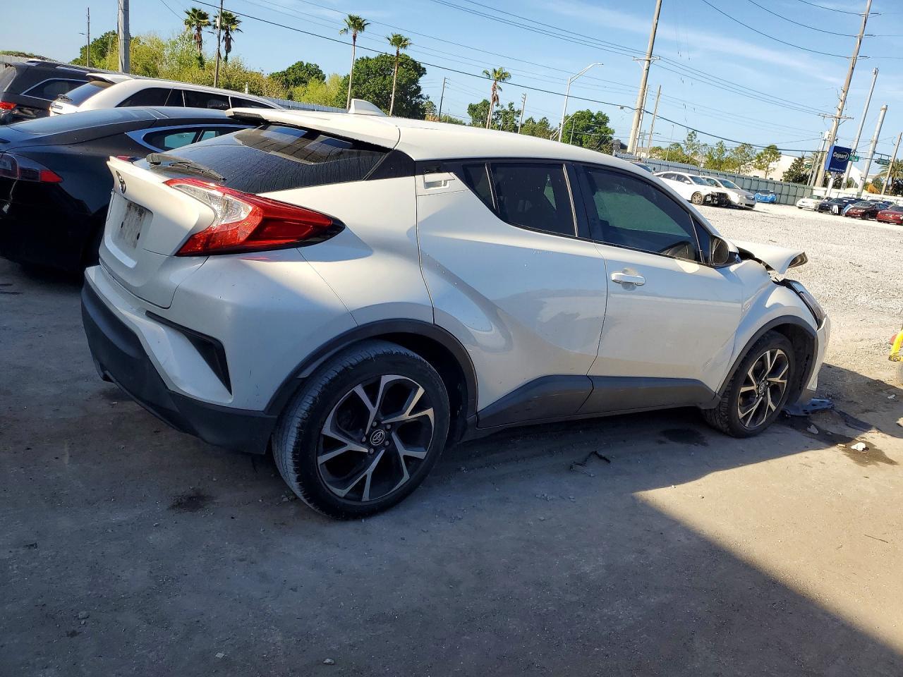 2019 Toyota C-Hr Xle - Фото 3