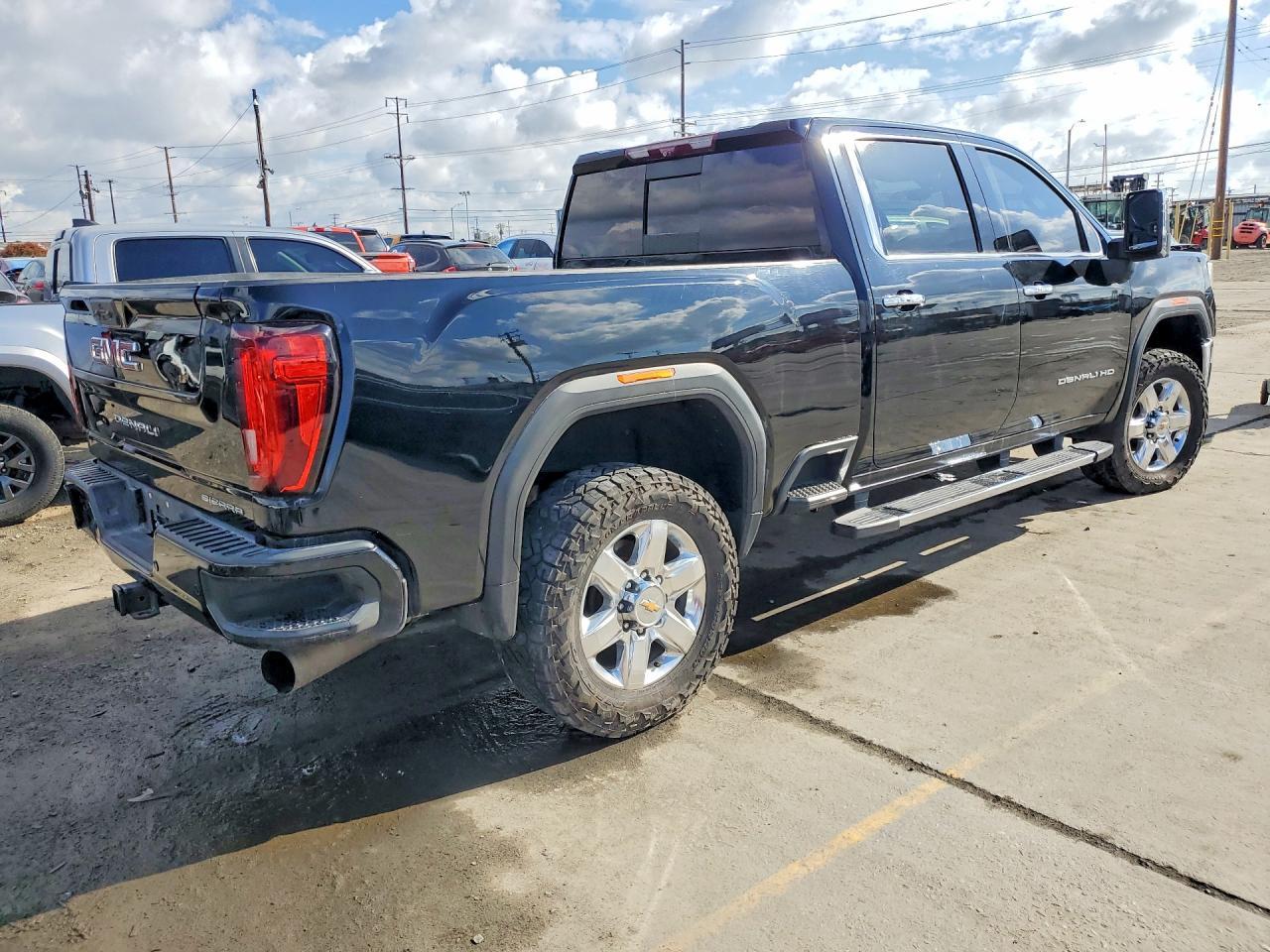 2022 GMC Sierra K3500 Denali - Image 3