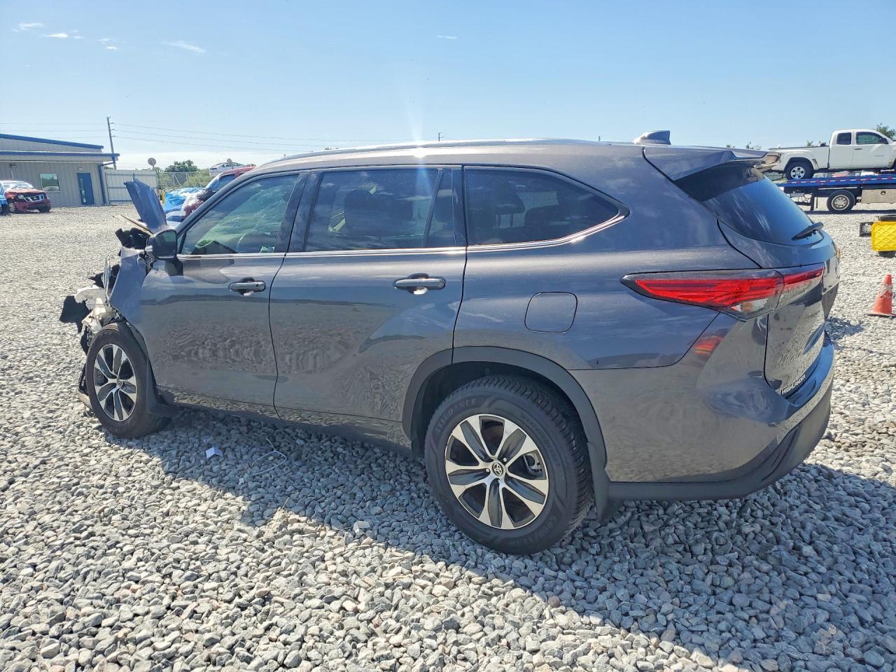 2021 Toyota Highlander Xle - Фото 2
