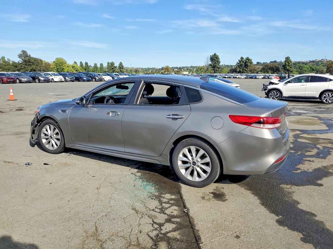 2018 Kia Optima - Фото 2