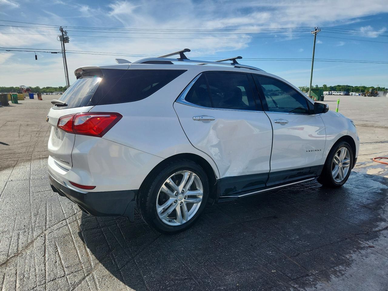 2019 Chevrolet Equinox Premier - Image 3