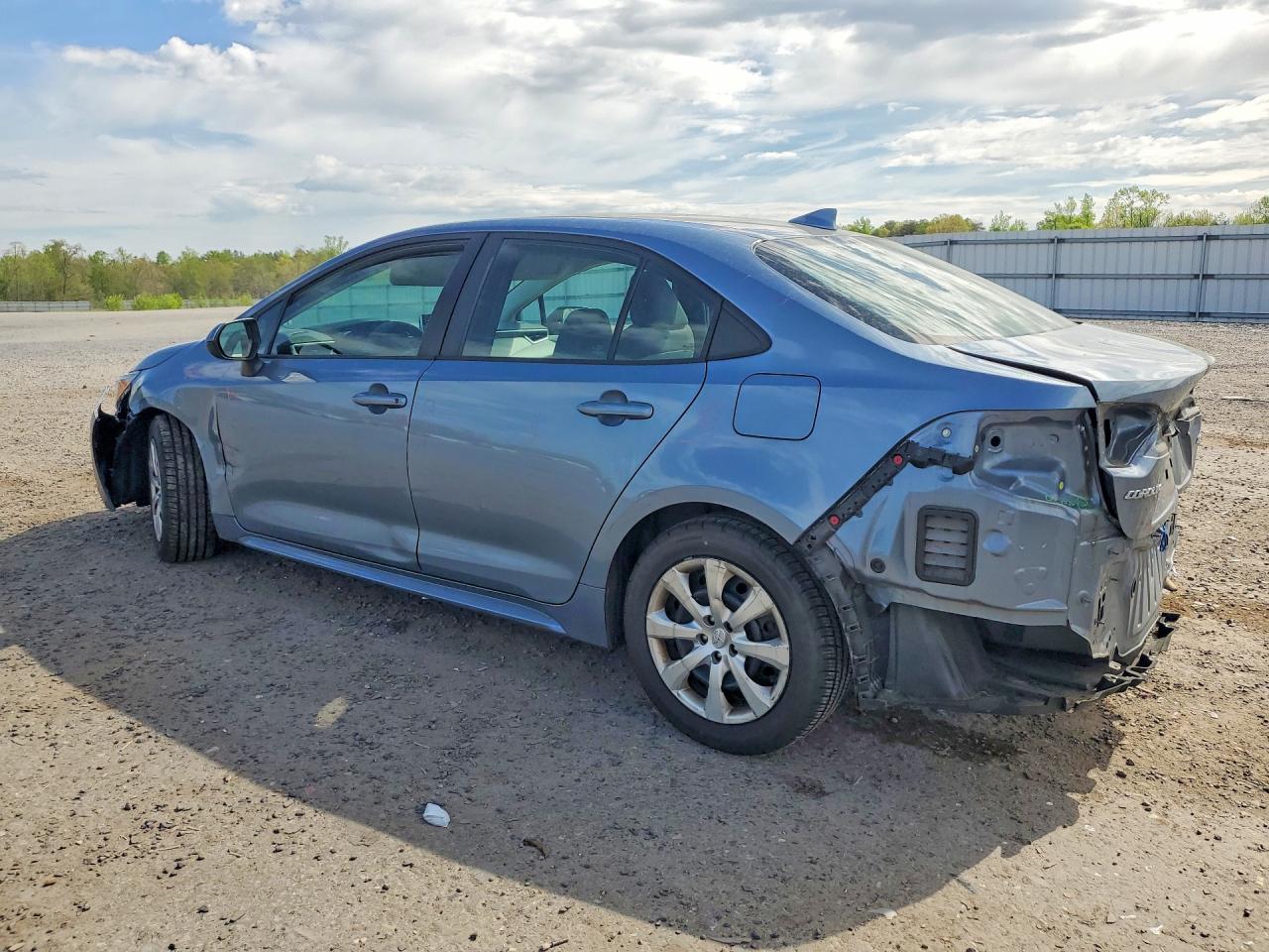 2021 Toyota Corolla Le - Фото 2